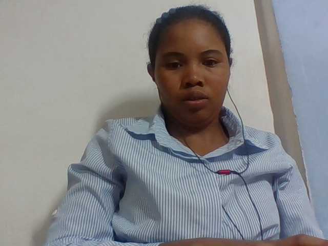 Juliah1a live cam on BongaCams