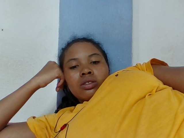 Juliah1a live cam on BongaCams