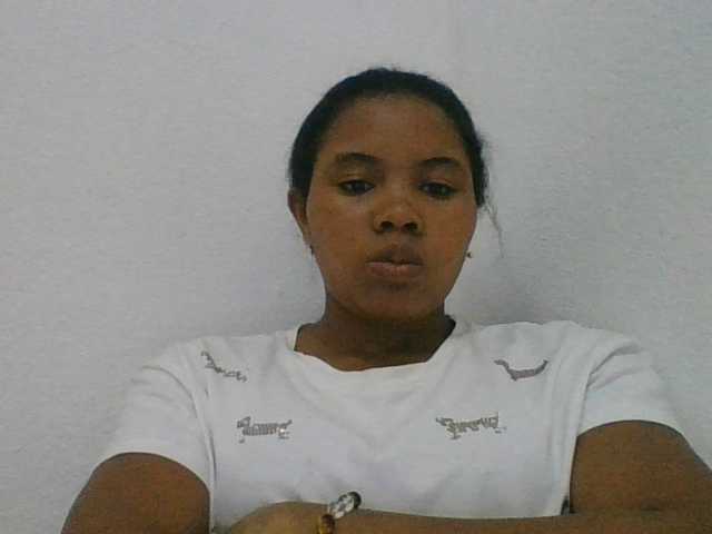 Juliah1a live cam on BongaCams