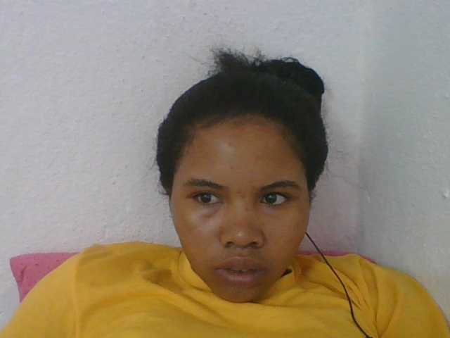 Juliah1a live cam on BongaCams