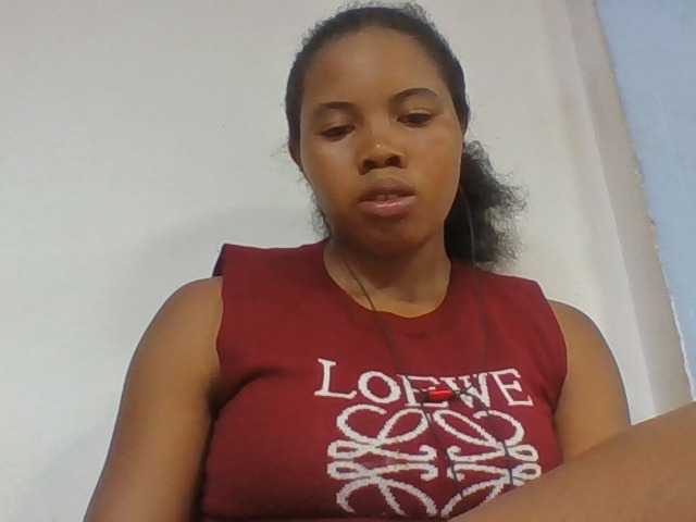 Juliah1a live cam on BongaCams