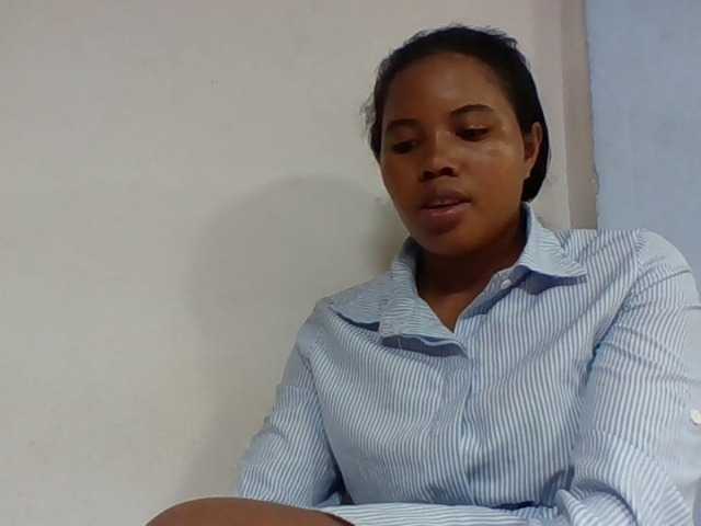 Juliah1a live cam on BongaCams