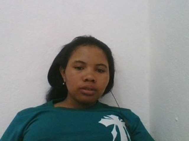 Juliah1a live cam on BongaCams