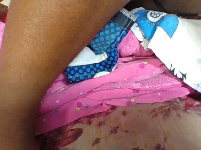 Juliah1a live cam on BongaCams