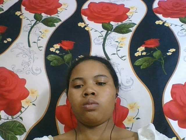 Juliah1a live cam on BongaCams