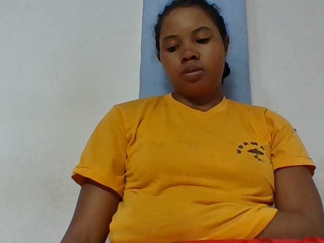 Juliah1a live cam on BongaCams