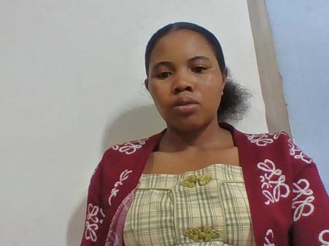 Juliah1a live cam on BongaCams