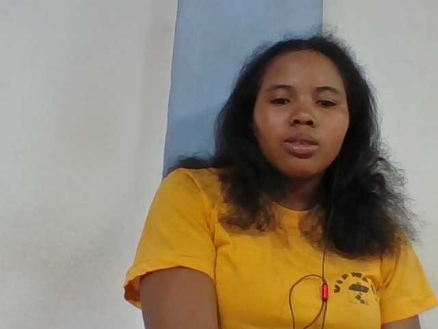 Juliah1a live cam on BongaCams