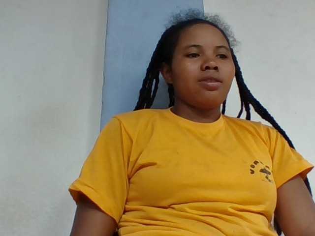 Juliah1a live cam on BongaCams