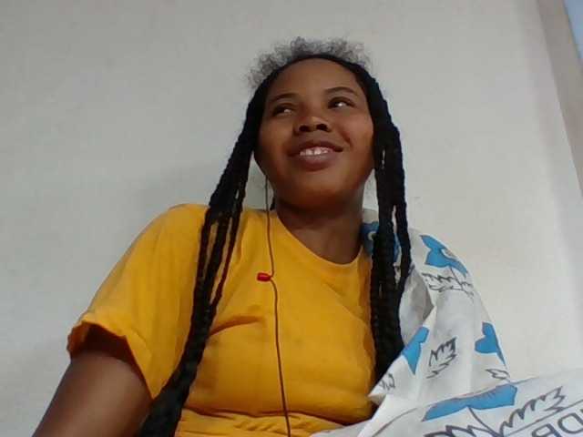 Juliah1a live cam on BongaCams