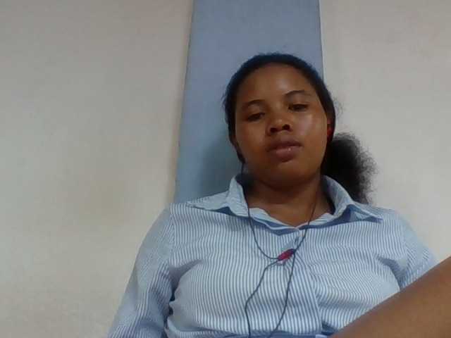Juliah1a live cam on BongaCams
