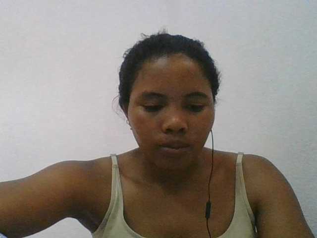 Juliah1a live cam on BongaCams