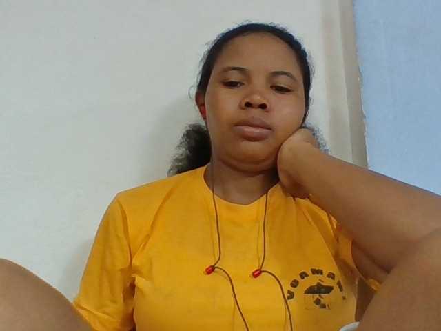 Juliah1a live cam on BongaCams