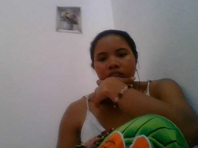 Juliah1a live cam on BongaCams