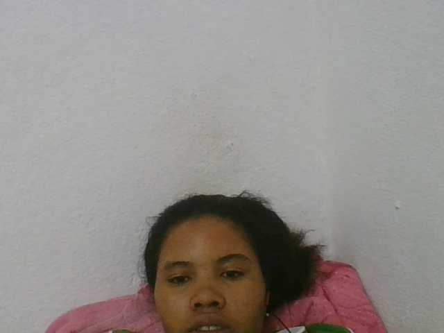 Juliah1a live cam on BongaCams