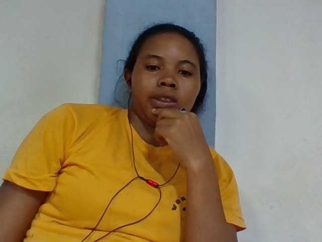 Juliah1a live cam on BongaCams