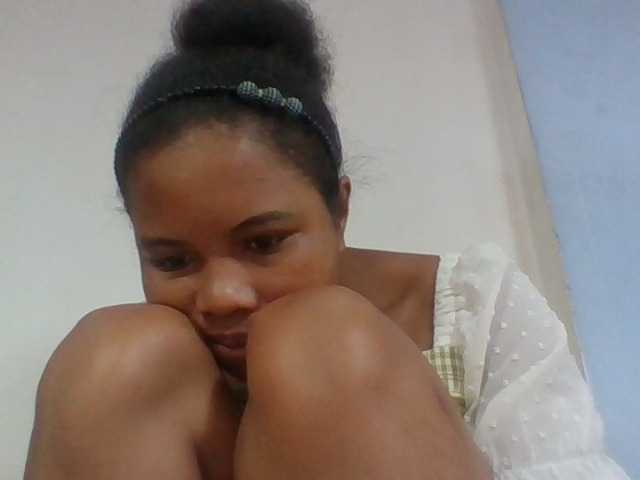 Juliah1a live cam on BongaCams