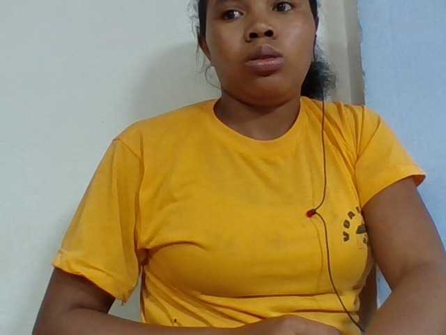 Juliah1a live cam on BongaCams