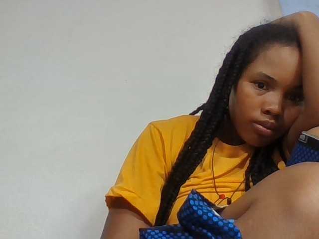 Juliah1a live cam on BongaCams