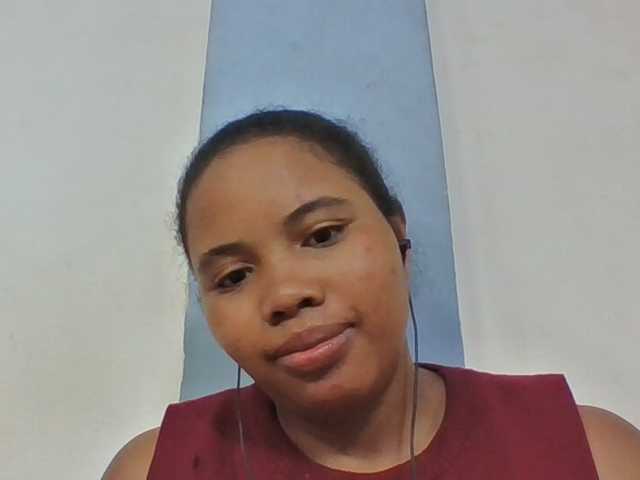 Juliah1a live cam on BongaCams