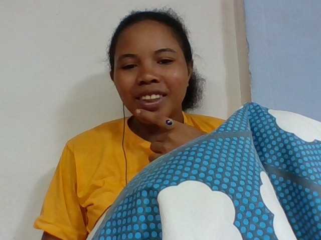 Juliah1a live cam on BongaCams