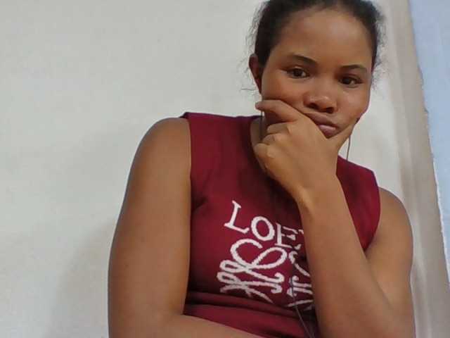 Juliah1a live cam on BongaCams