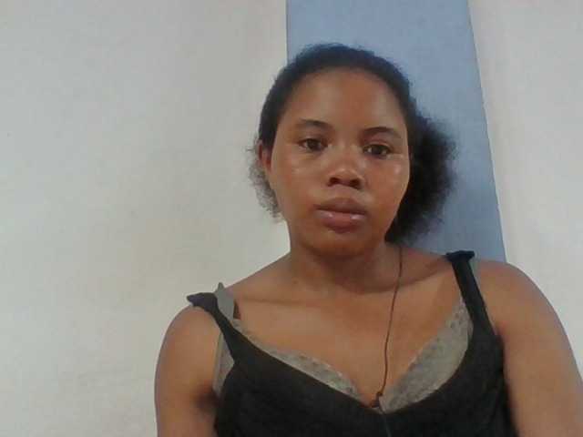 Juliah1a live cam on BongaCams