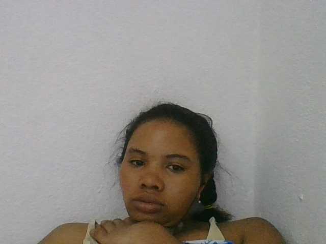 Juliah1a live cam on BongaCams