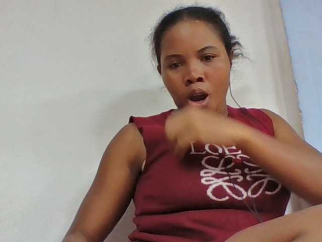Juliah1a live cam on BongaCams
