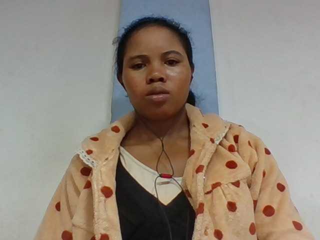 Juliah1a live cam on BongaCams