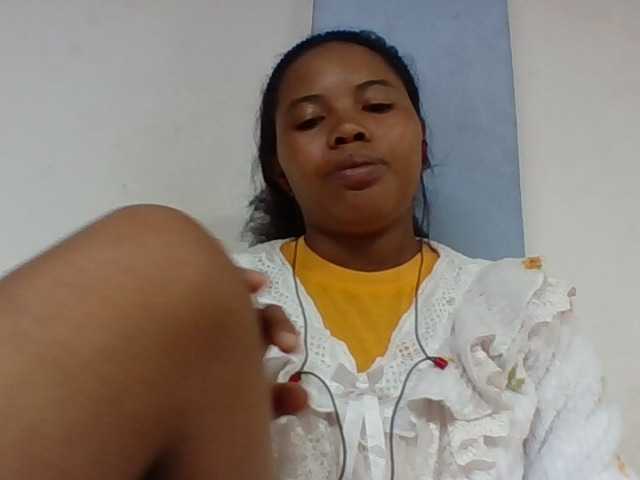 Juliah1a live cam on BongaCams