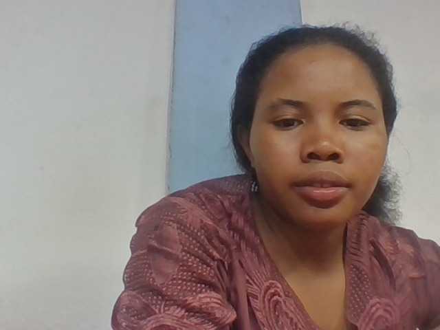Juliah1a live cam on BongaCams