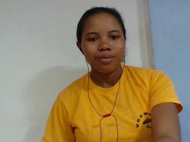 Juliah1a live cam on BongaCams