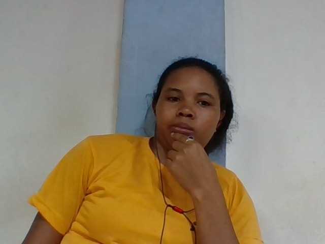 Juliah1a live cam on BongaCams