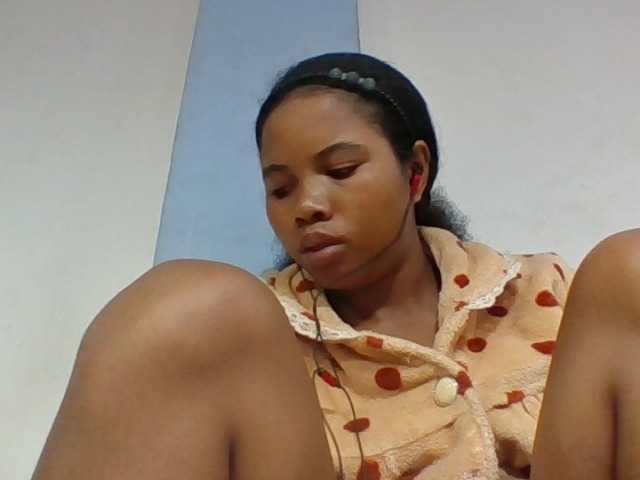 Juliah1a live cam on BongaCams
