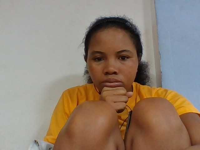 Juliah1a live cam on BongaCams