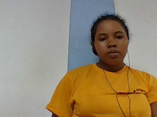 Juliah1a live cam on BongaCams