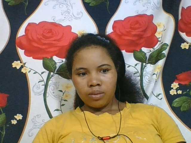 Juliah1a live cam on BongaCams