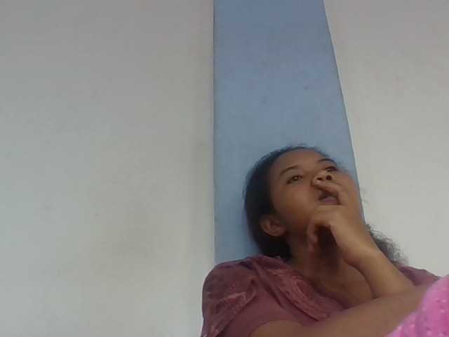 Juliah1a live webcam show