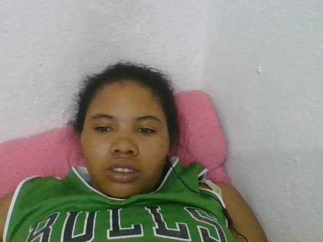 Juliah1a live cam on BongaCams