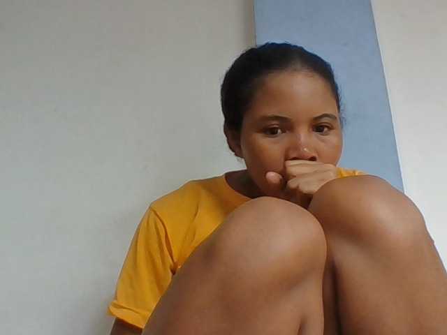 Juliah1a live cam on BongaCams