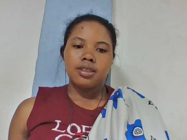 Juliah1a live cam on BongaCams