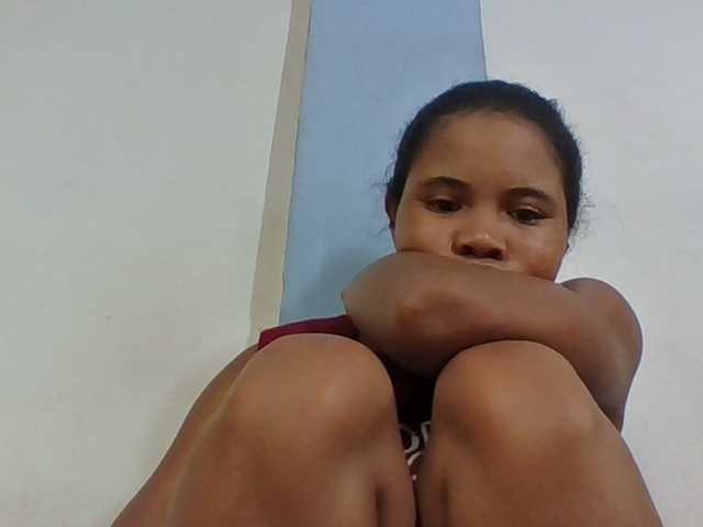 Juliah1a live cam on BongaCams