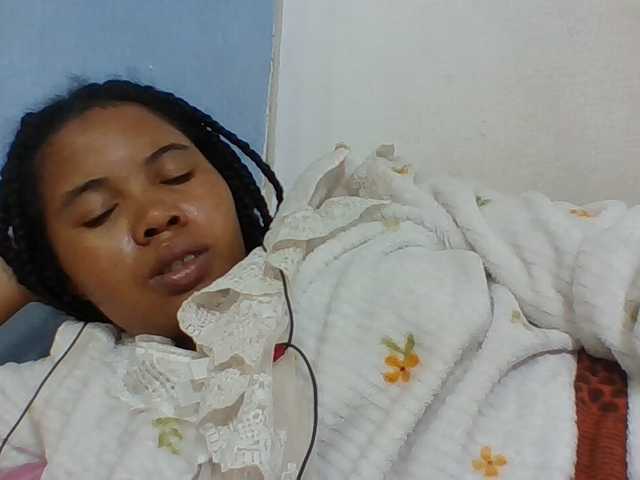 Juliah1a live cam on BongaCams