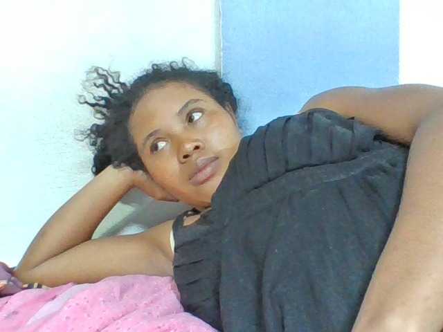 Juliah1a live cam on BongaCams
