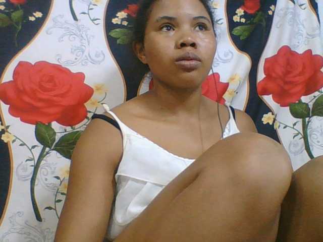 Juliah1a live cam on BongaCams