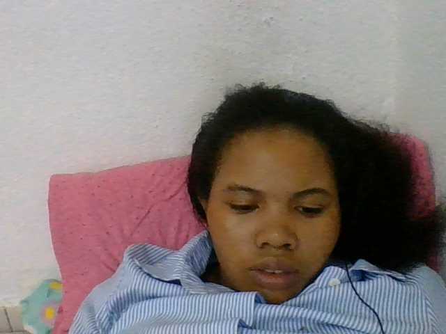 Juliah1a live cam on BongaCams