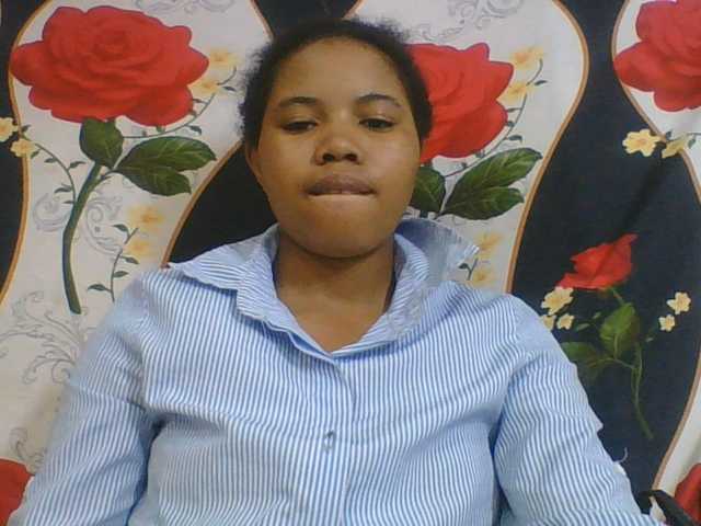 Juliah1a live cam on BongaCams