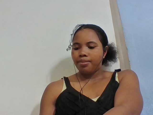 Juliah1a live cam on BongaCams