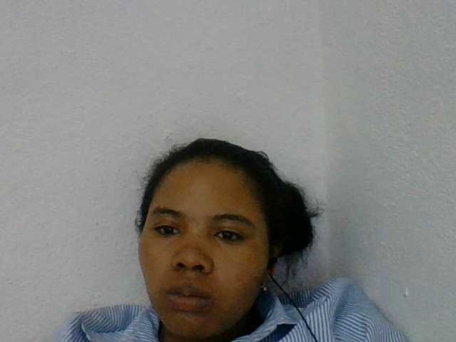 Juliah1a live cam on BongaCams